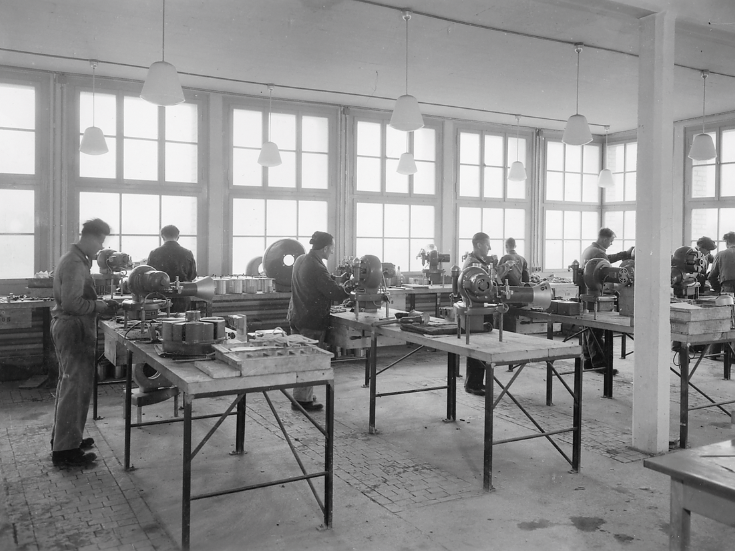 Montage im ELCO Werk (um 1950)